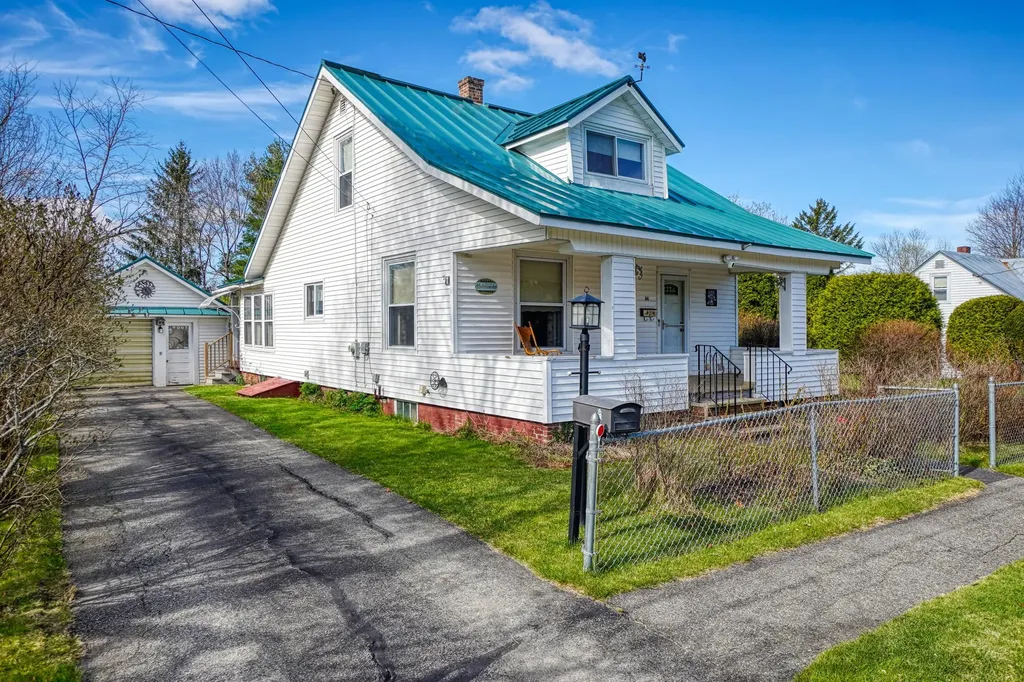 56 Edgemont Avenue Waterville ME 04901