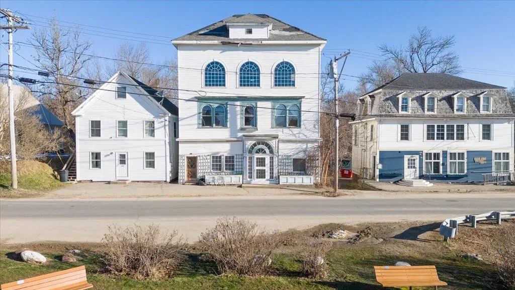 304 Main Street Warren ME 04864