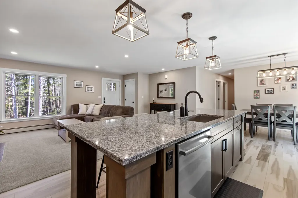 19 Nellie Way Topsham ME 04086