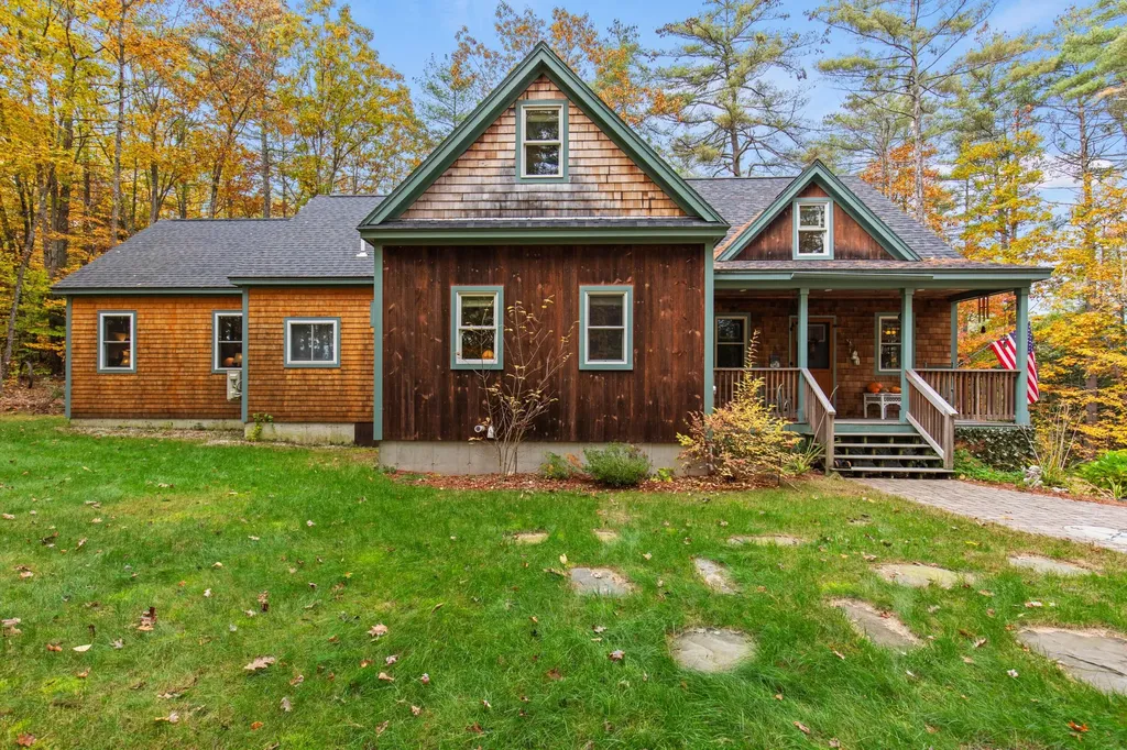 26 Stewart Street Parsonsfield ME 04047