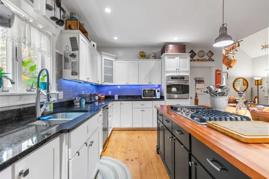 26 Stewart Street Parsonsfield ME 04047