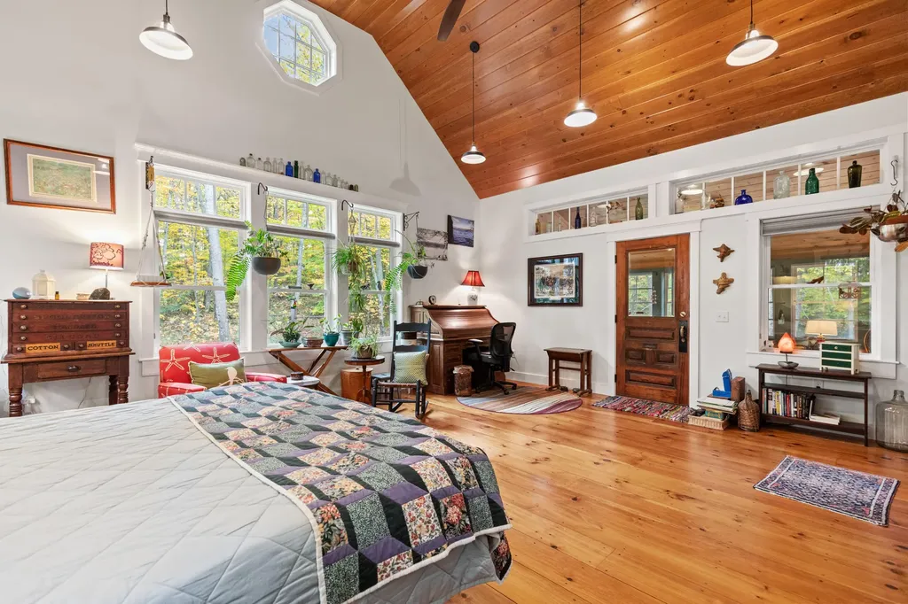 26 Stewart Street Parsonsfield ME 04047