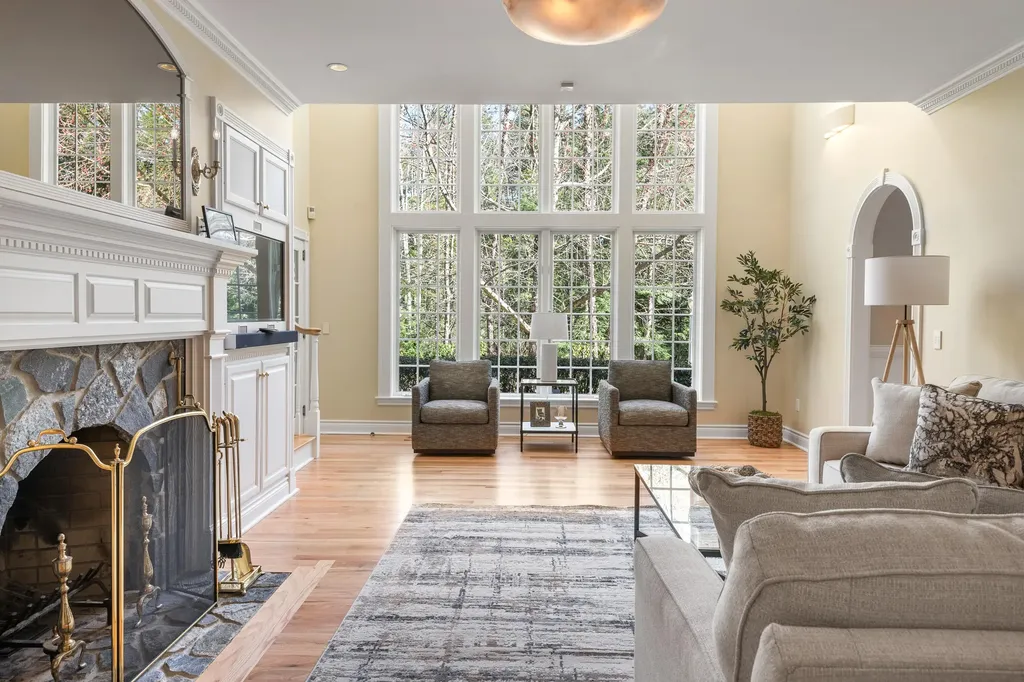13 Streamwood Lane Falmouth ME 04105