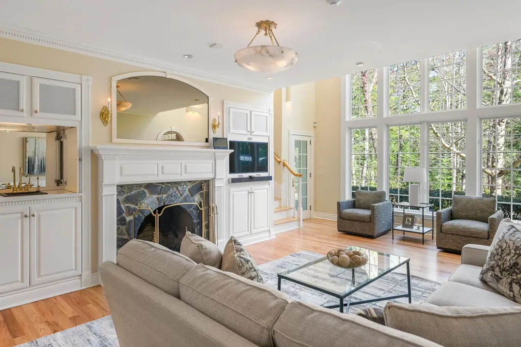 13 Streamwood Lane Falmouth ME 04105