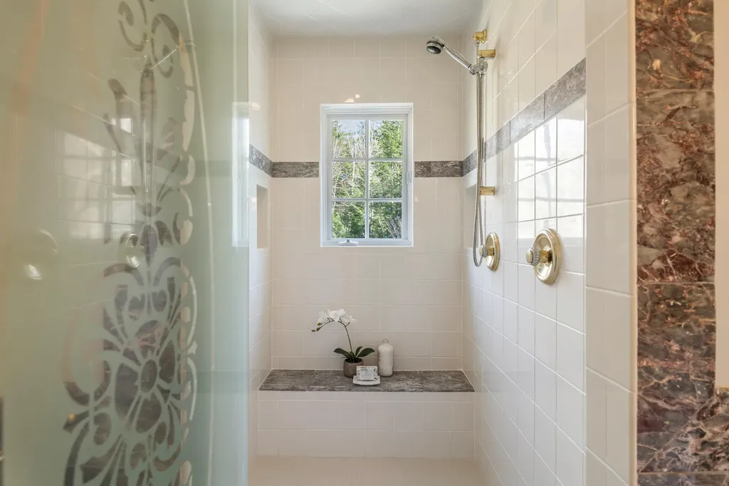 13 Streamwood Lane Falmouth ME 04105