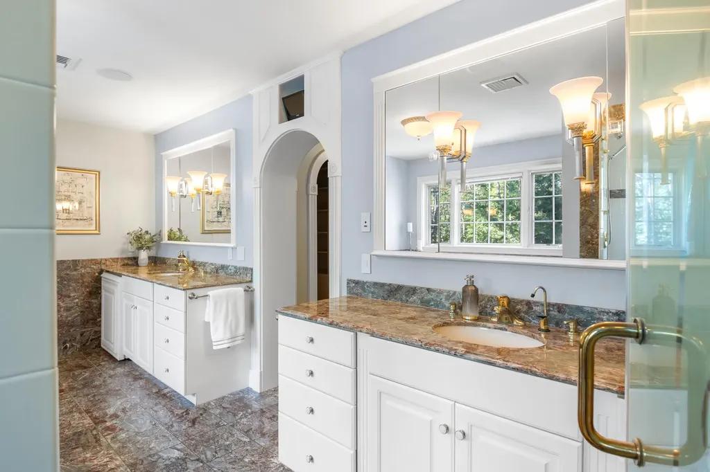 13 Streamwood Lane Falmouth ME 04105