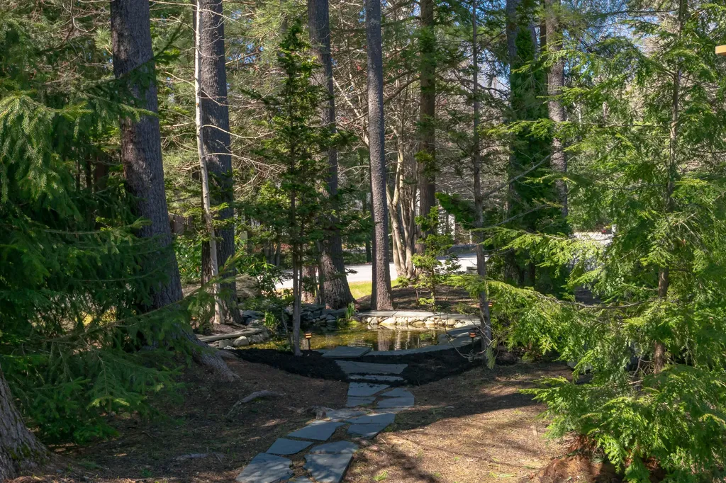 13 Streamwood Lane Falmouth ME 04105
