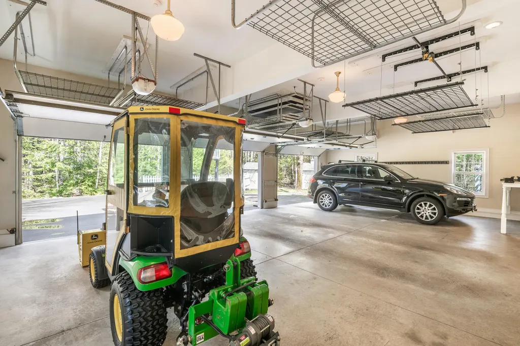 13 Streamwood Lane Falmouth ME 04105