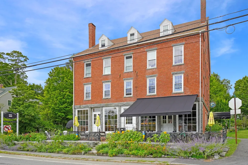 52 Main Street Newcastle ME 04553