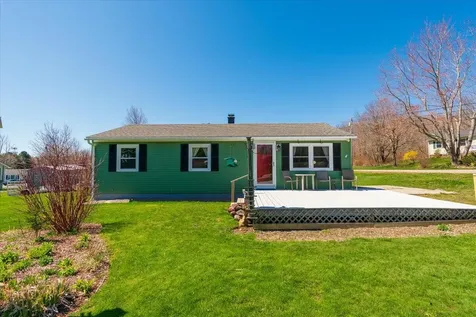 82 Lawn Avenue Rockland ME 04841