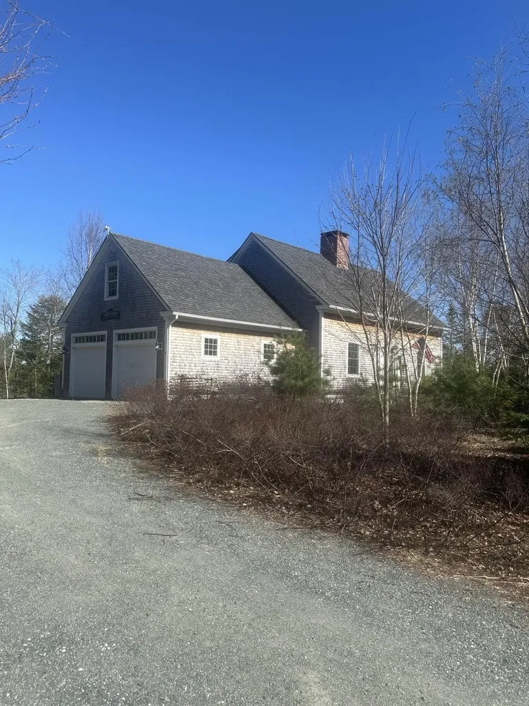 14 Falcon Lane Lamoine ME 04605