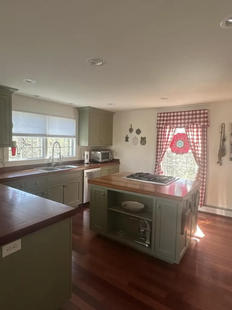 14 Falcon Lane Lamoine ME 04605