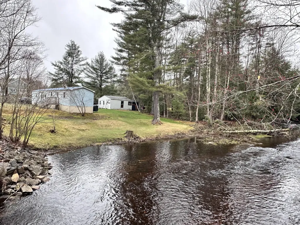 32 Fall Road Lebanon ME 04027