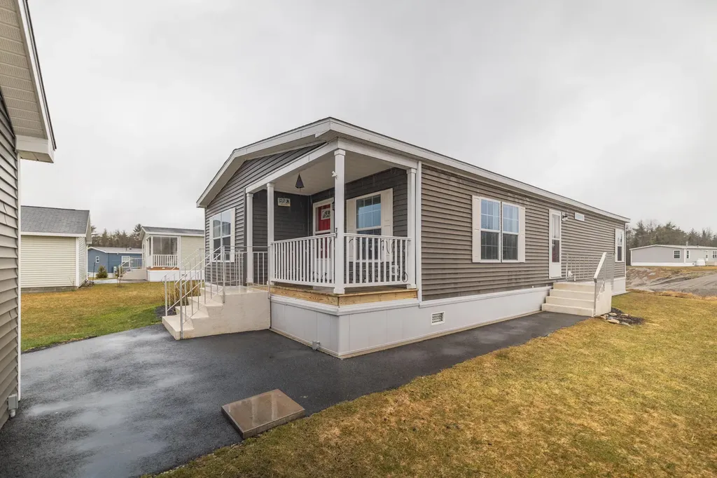 77 Amy Street Poland ME 04274