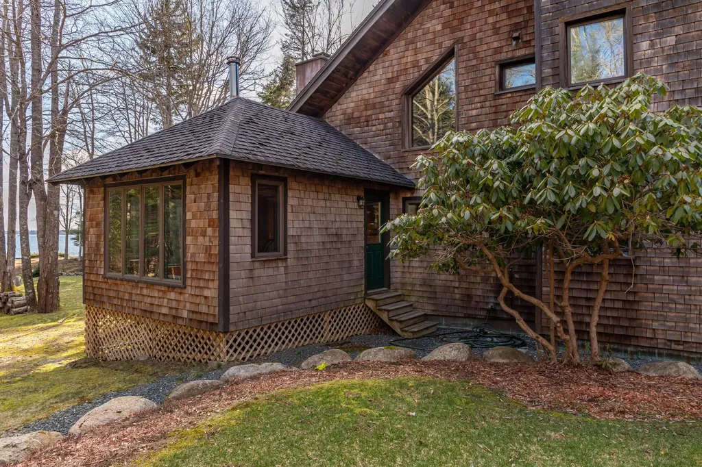 37 Narrows Way Lamoine ME 04605