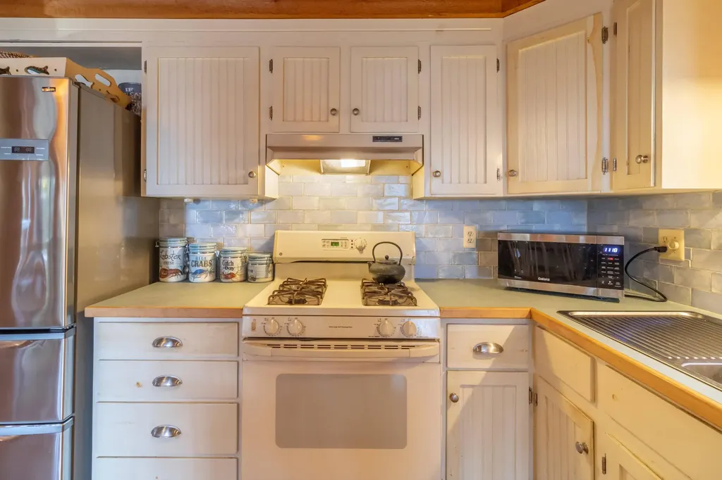 37 Narrows Way Lamoine ME 04605