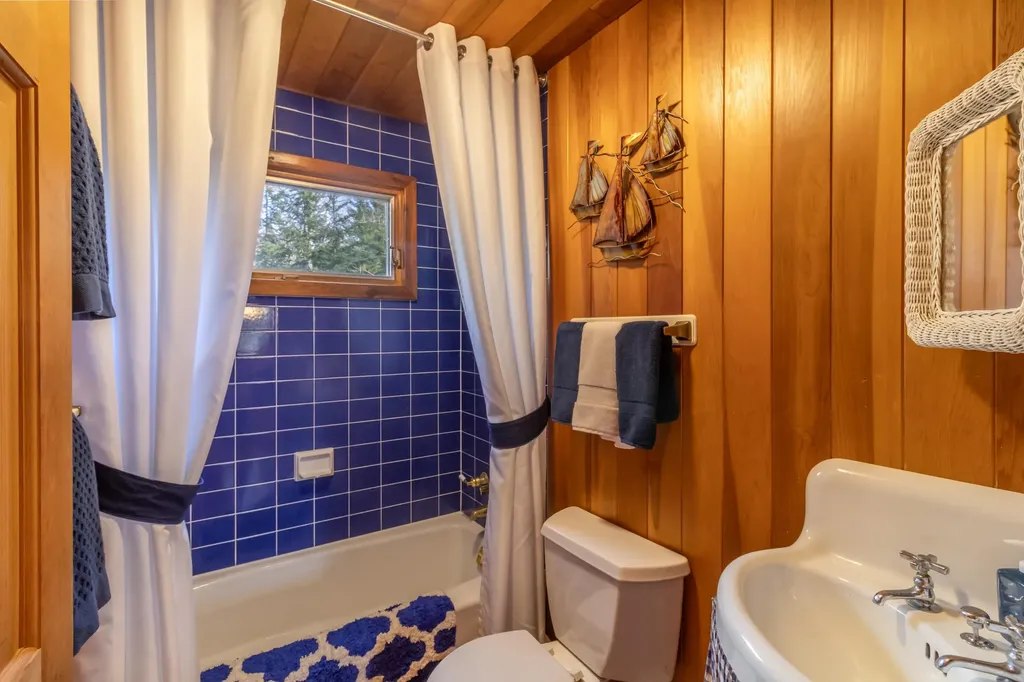 37 Narrows Way Lamoine ME 04605