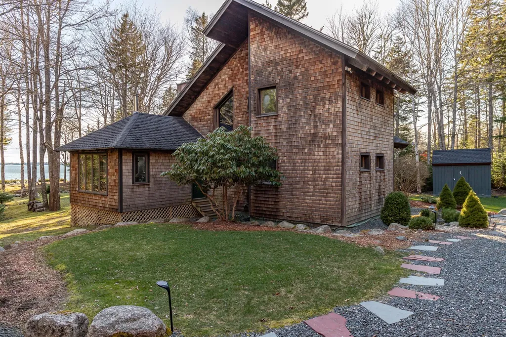 37 Narrows Way Lamoine ME 04605