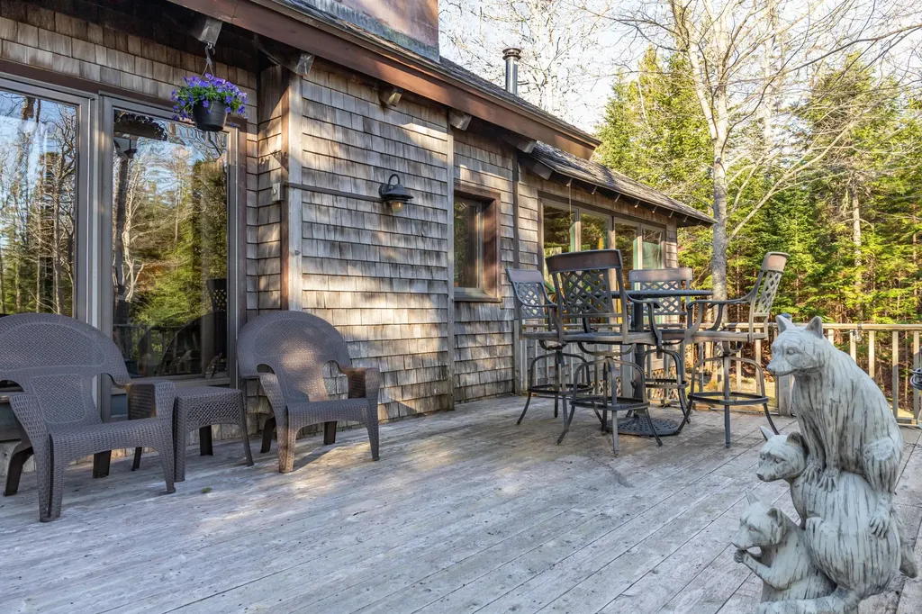 37 Narrows Way Lamoine ME 04605