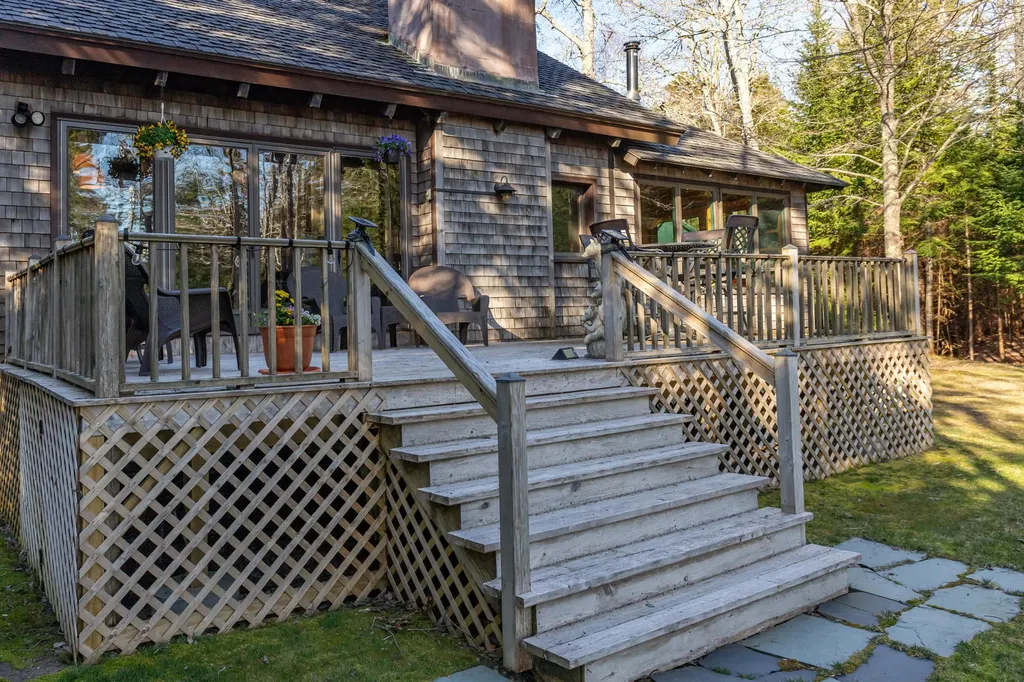 37 Narrows Way Lamoine ME 04605