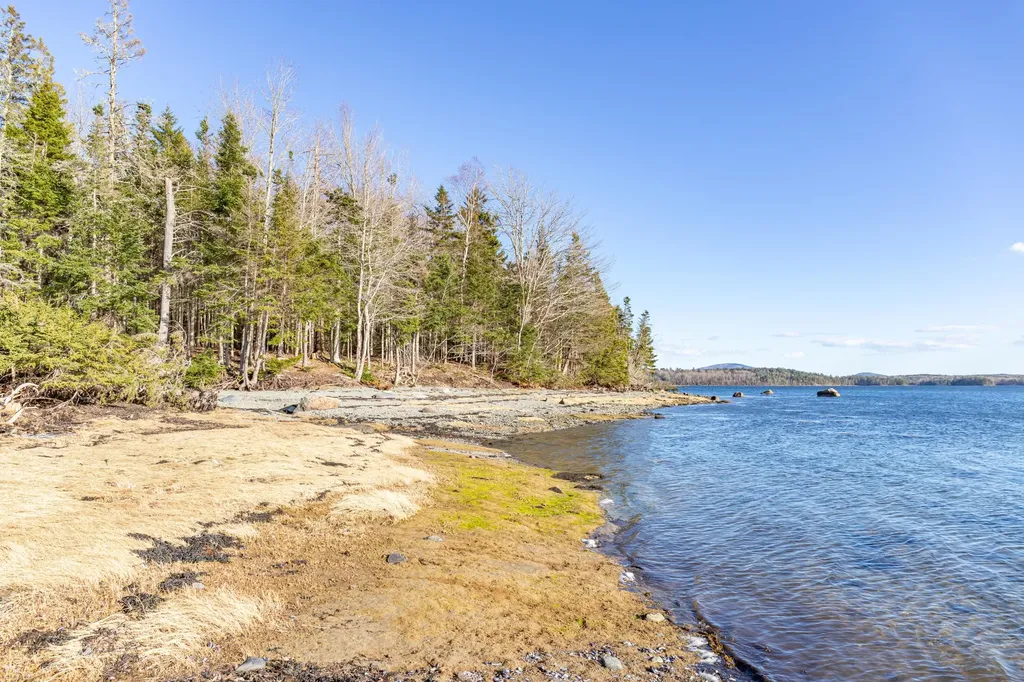 37 Narrows Way Lamoine ME 04605