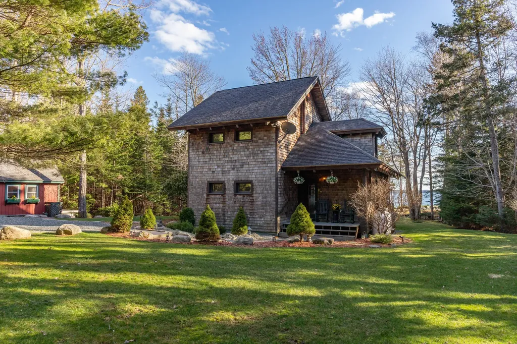 37 Narrows Way Lamoine ME 04605