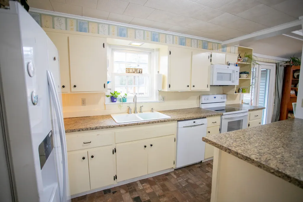 1156 Eastern Avenue Holden ME 04429