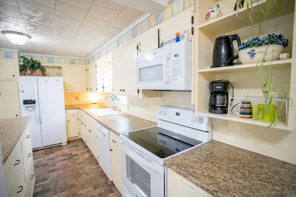 1156 Eastern Avenue Holden ME 04429