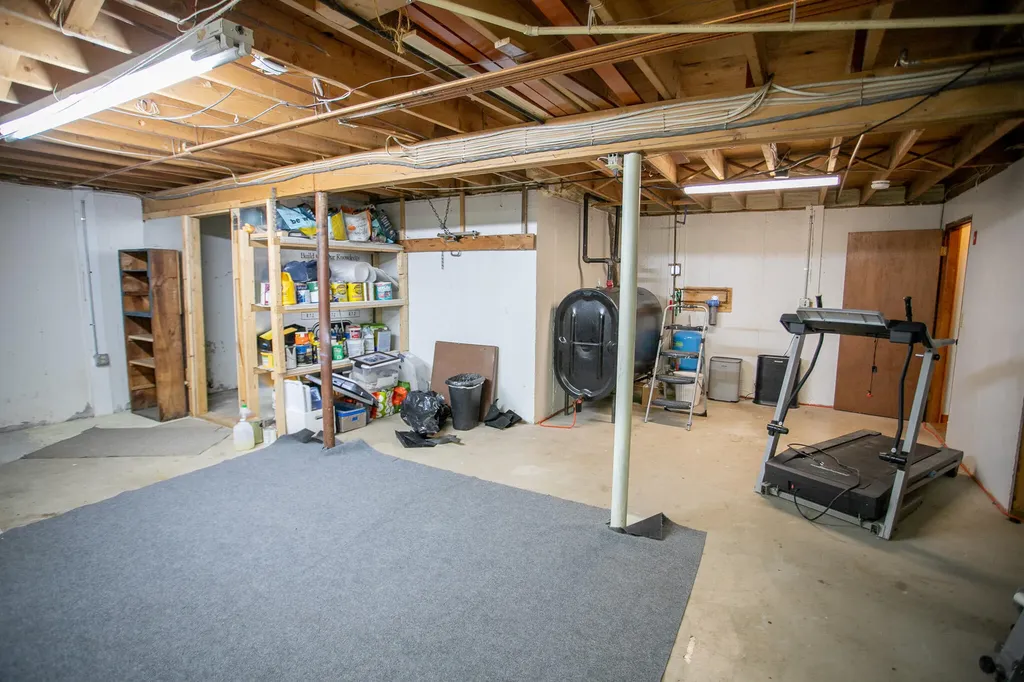 1156 Eastern Avenue Holden ME 04429