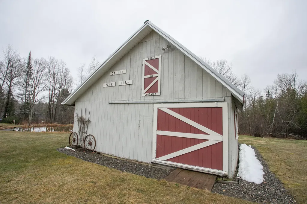 1156 Eastern Avenue Holden ME 04429