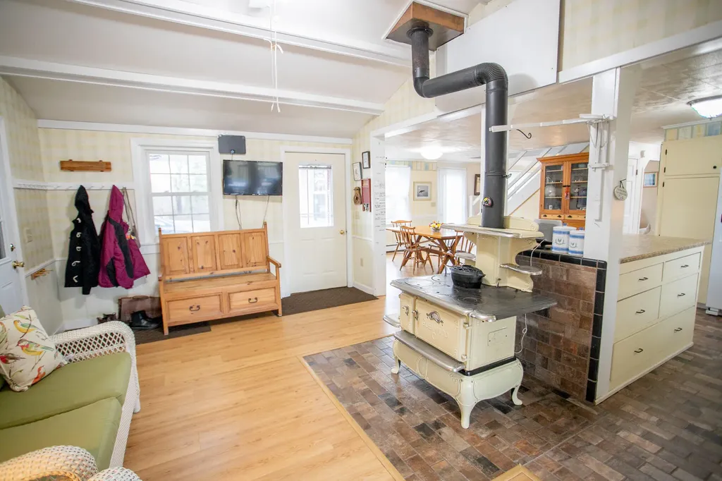 1156 Eastern Avenue Holden ME 04429