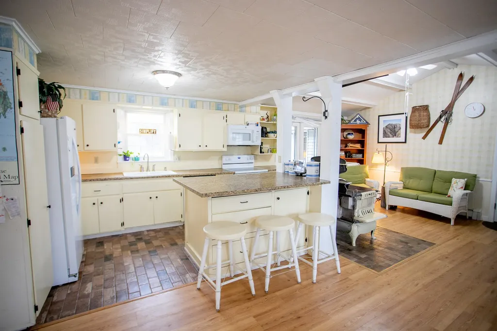 1156 Eastern Avenue Holden ME 04429