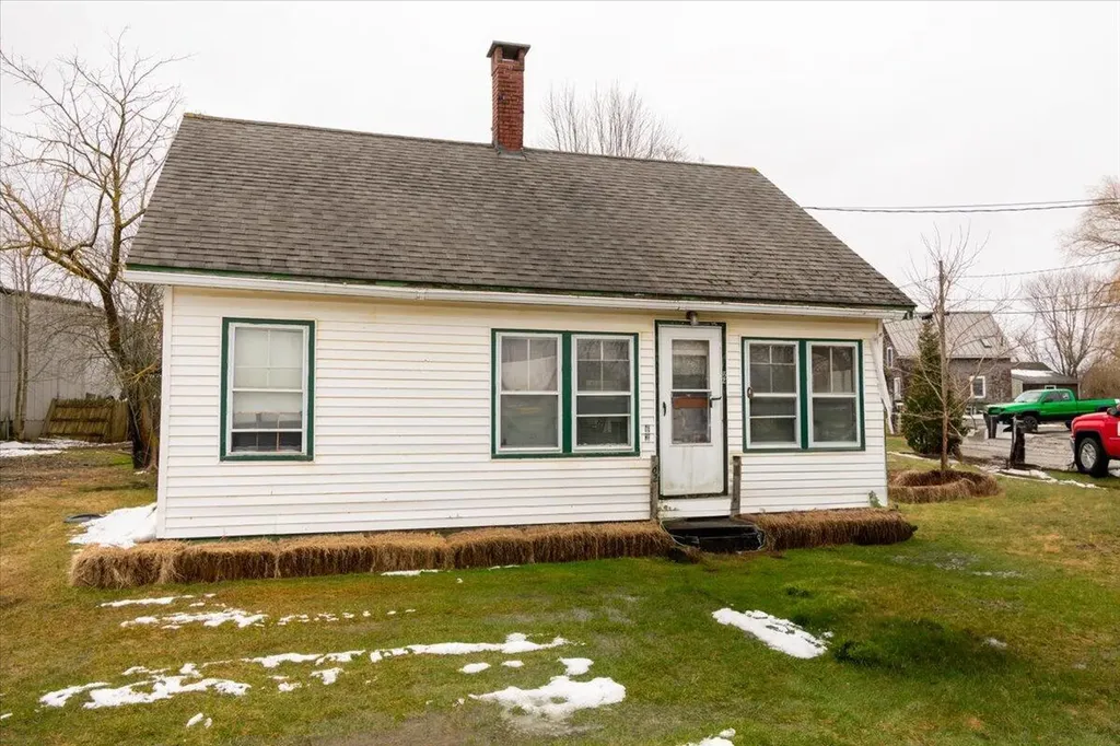 62 New County Road Rockland ME 04841