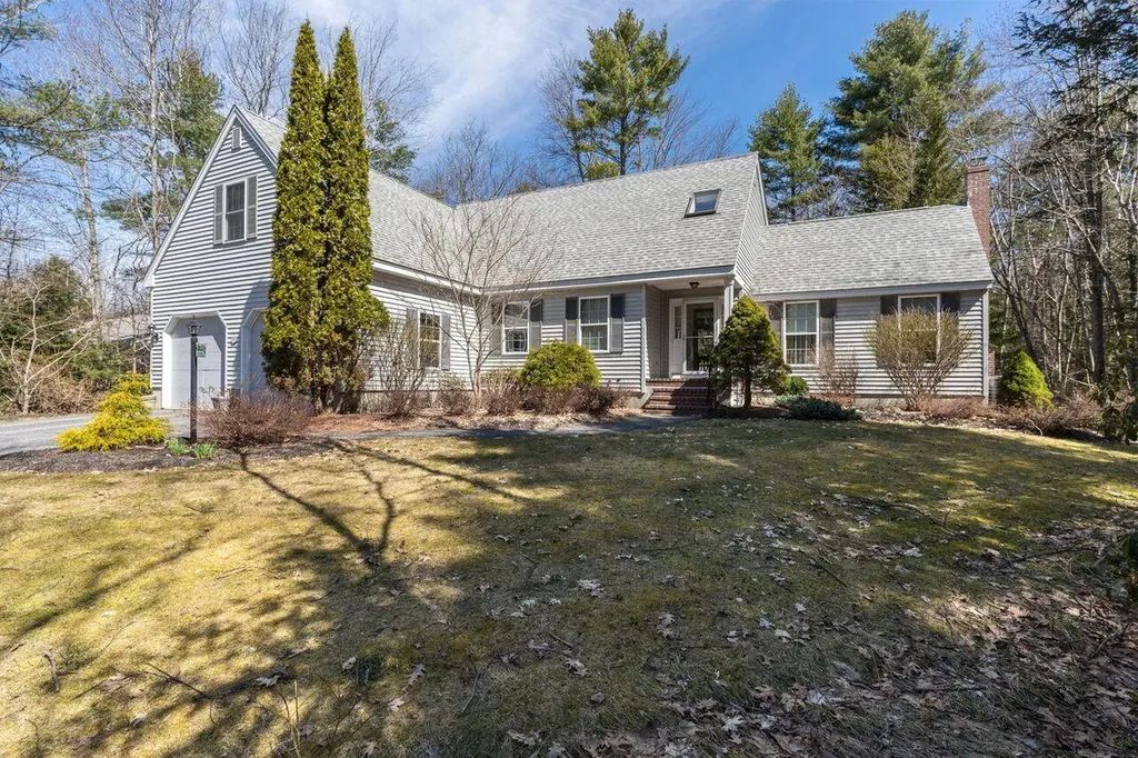 15 Deerfield Drive Brunswick ME 04011