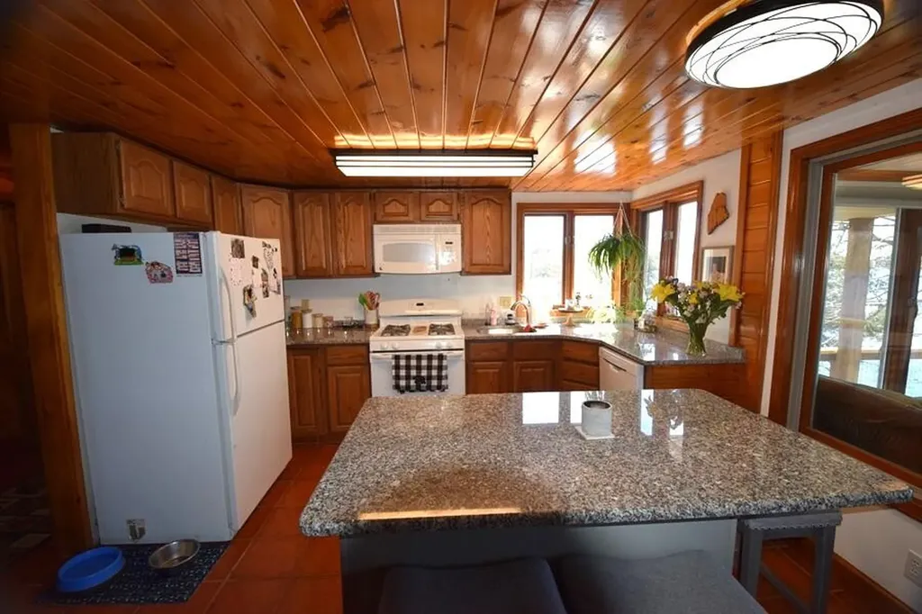 78 Hoover Lane Lincoln ME 04457