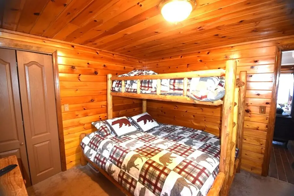 78 Hoover Lane Lincoln ME 04457