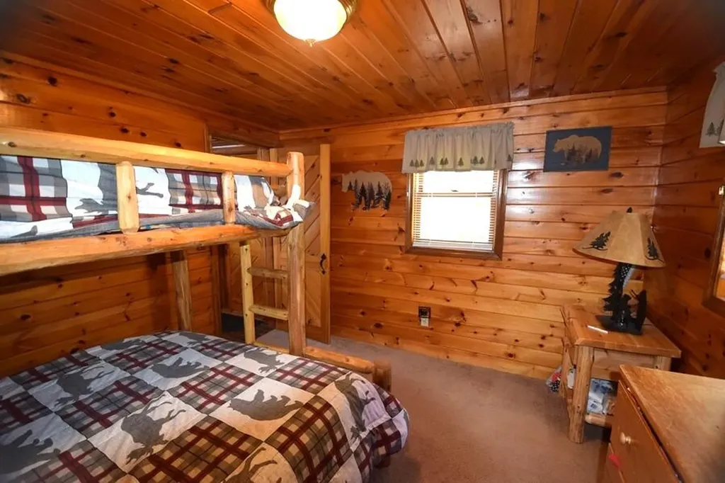 78 Hoover Lane Lincoln ME 04457
