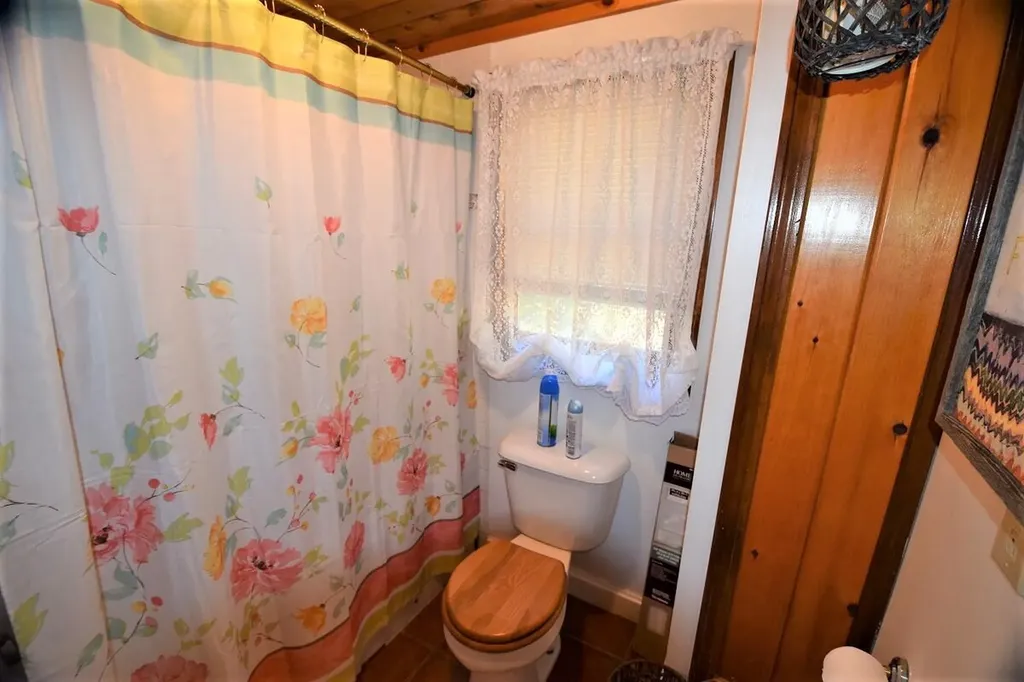 78 Hoover Lane Lincoln ME 04457