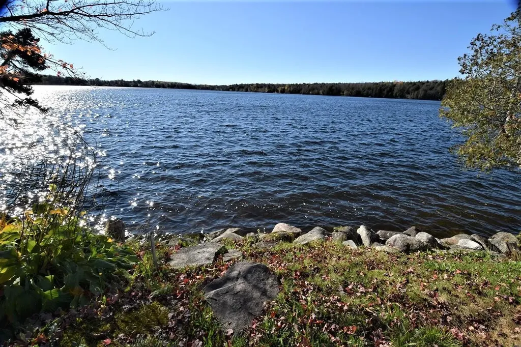 78 Hoover Lane Lincoln ME 04457