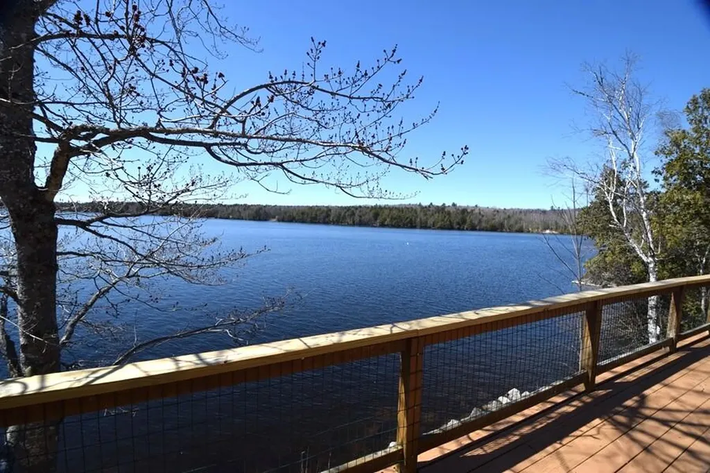 78 Hoover Lane Lincoln ME 04457