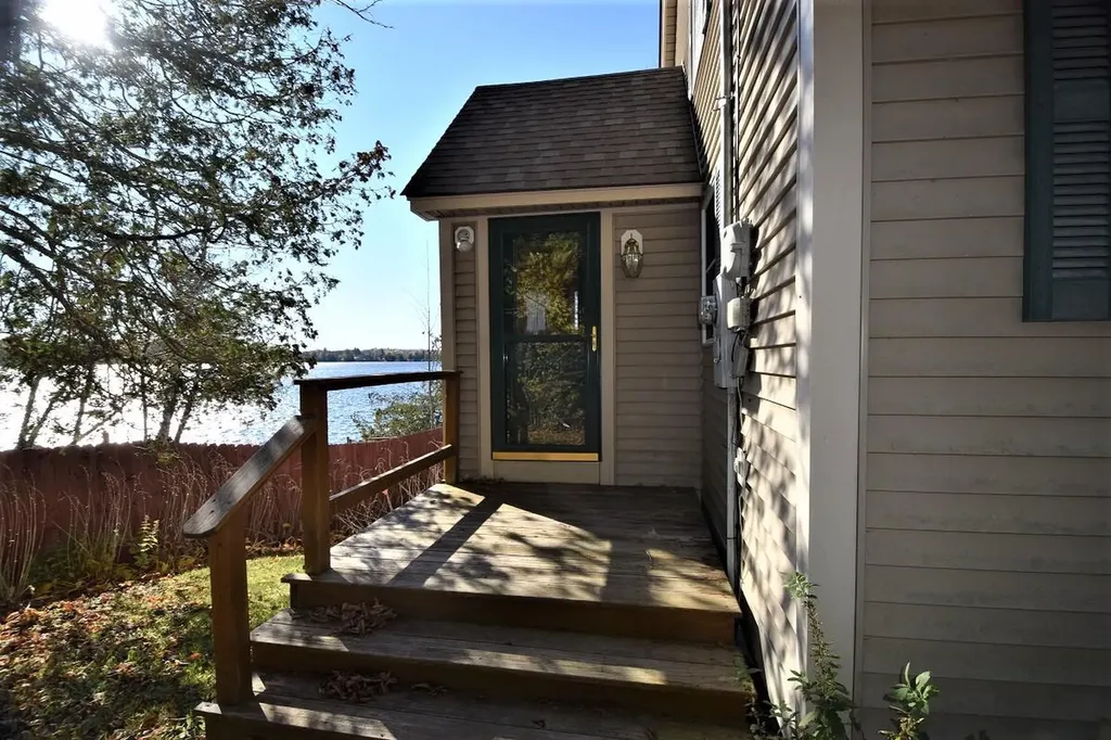 78 Hoover Lane Lincoln ME 04457