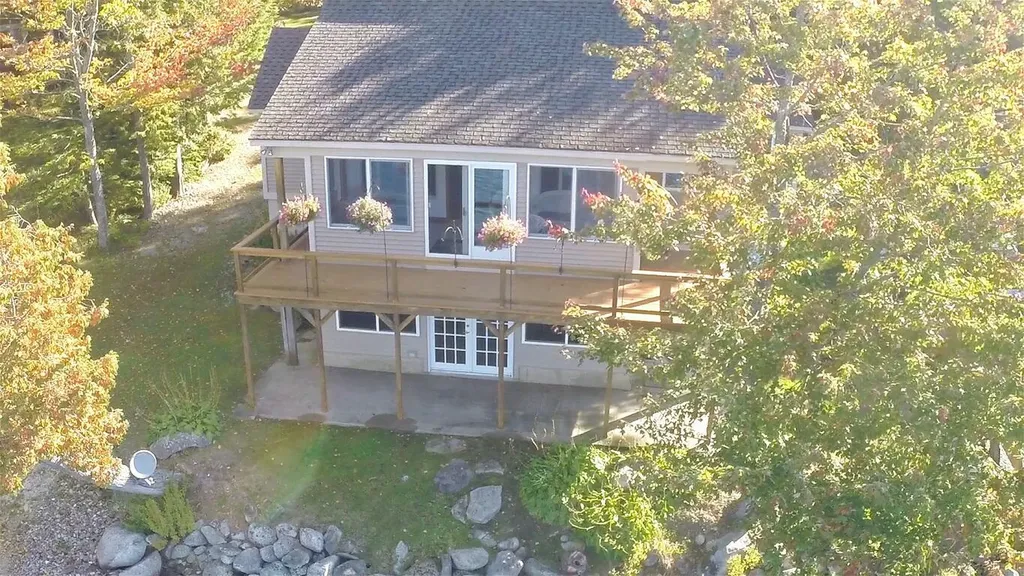78 Hoover Lane Lincoln ME 04457
