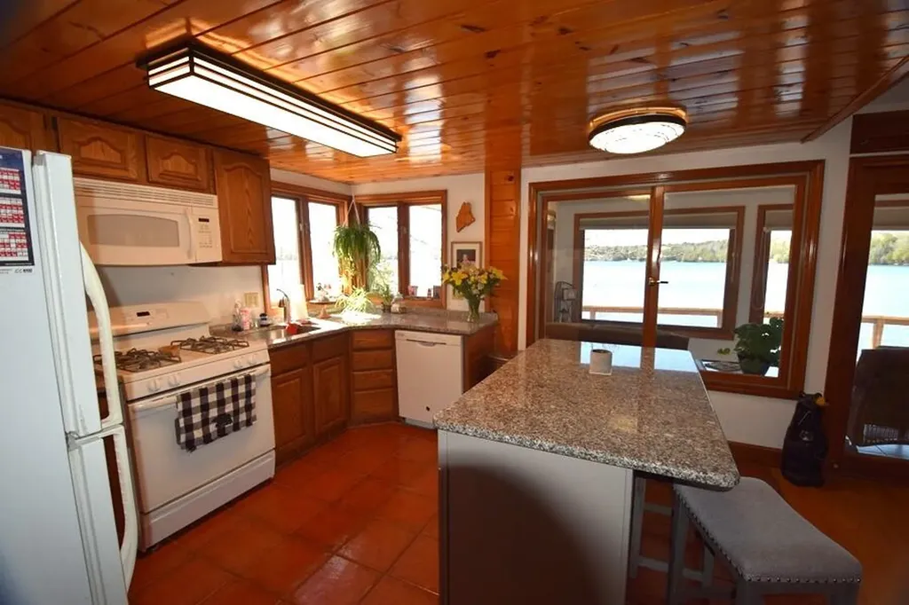 78 Hoover Lane Lincoln ME 04457