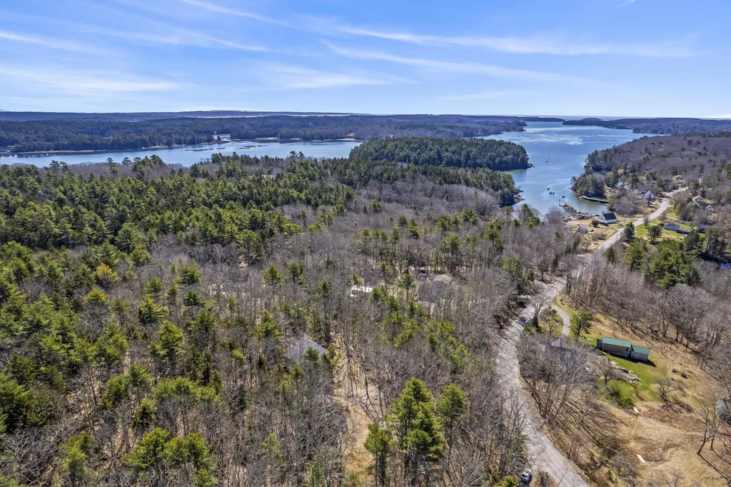 60 Back Narrows Road Boothbay ME 04537