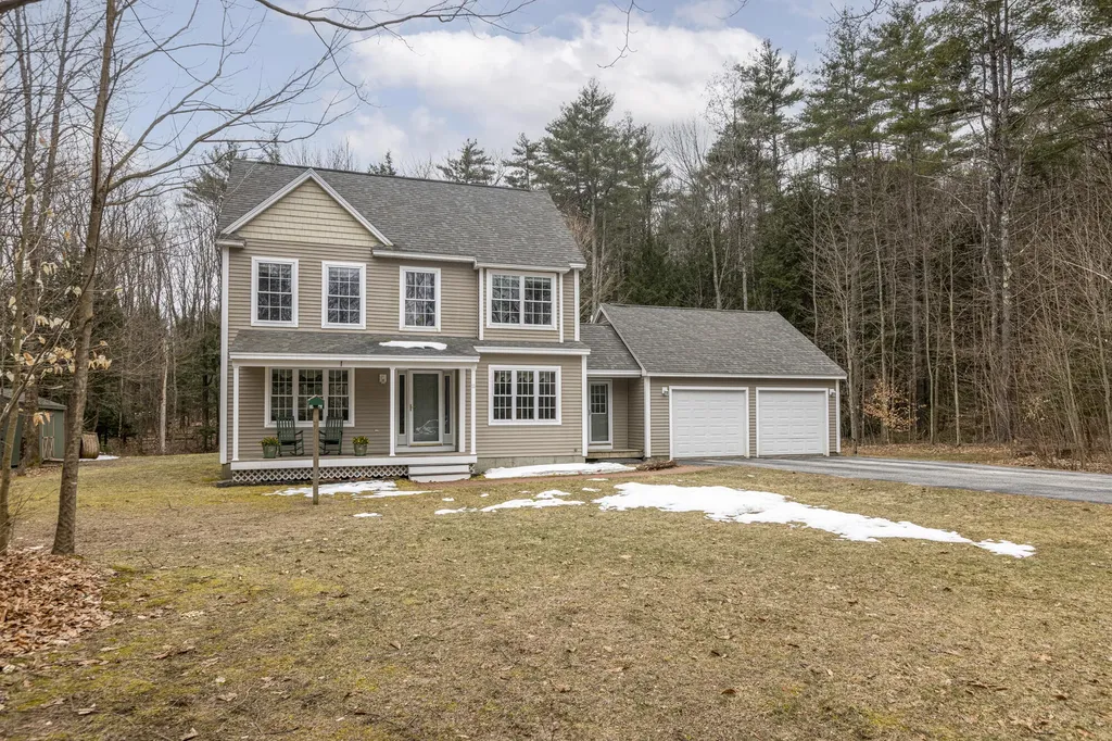 11 Sally Lane New Gloucester ME 04260