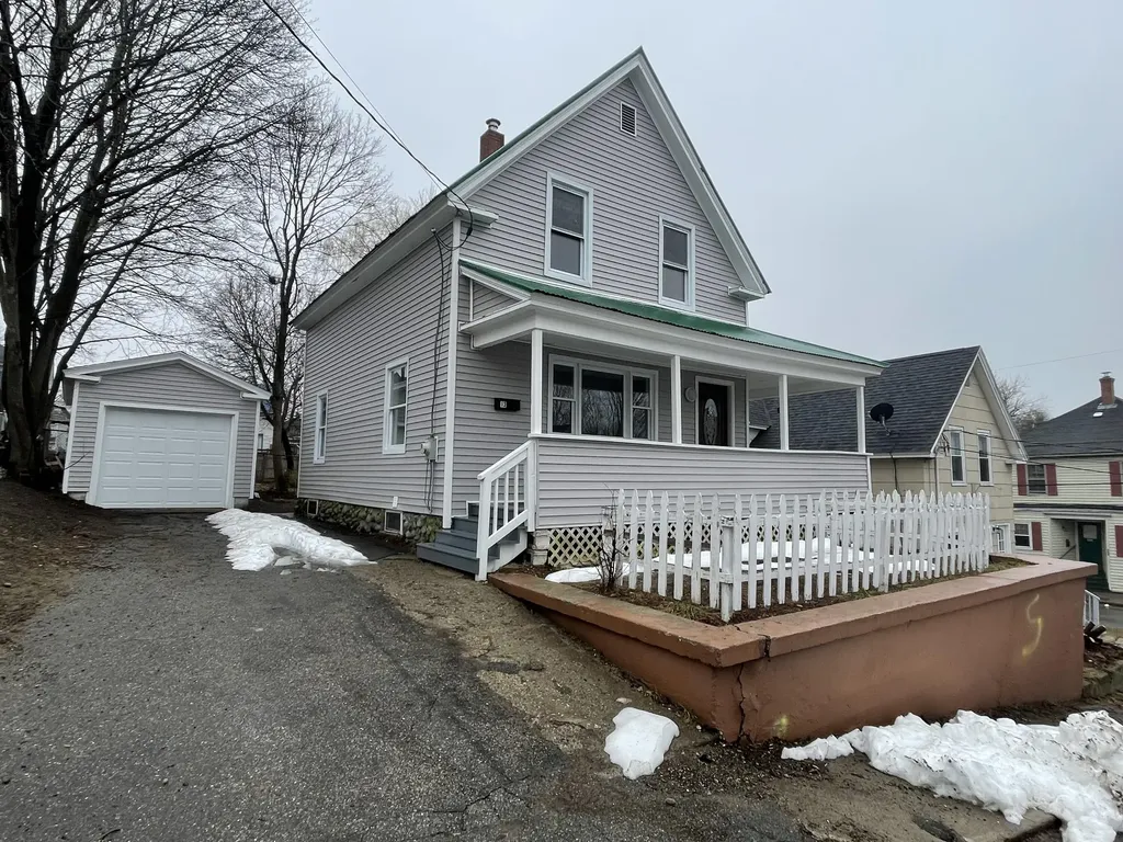 13 Hammond Street Sanford ME 04073