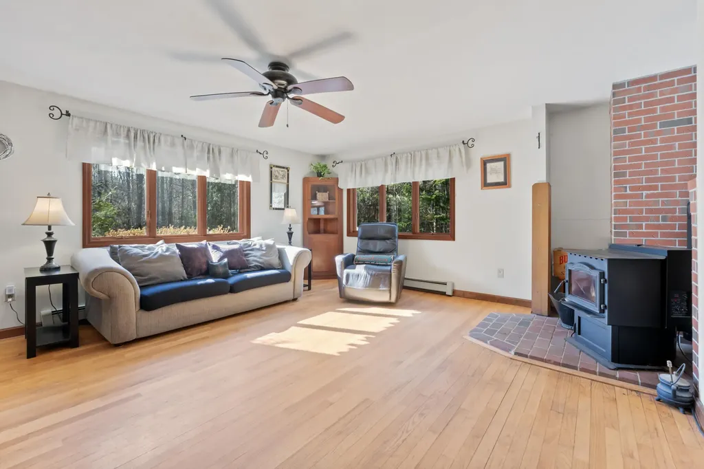 12 Pinecrest Drive York ME 03909