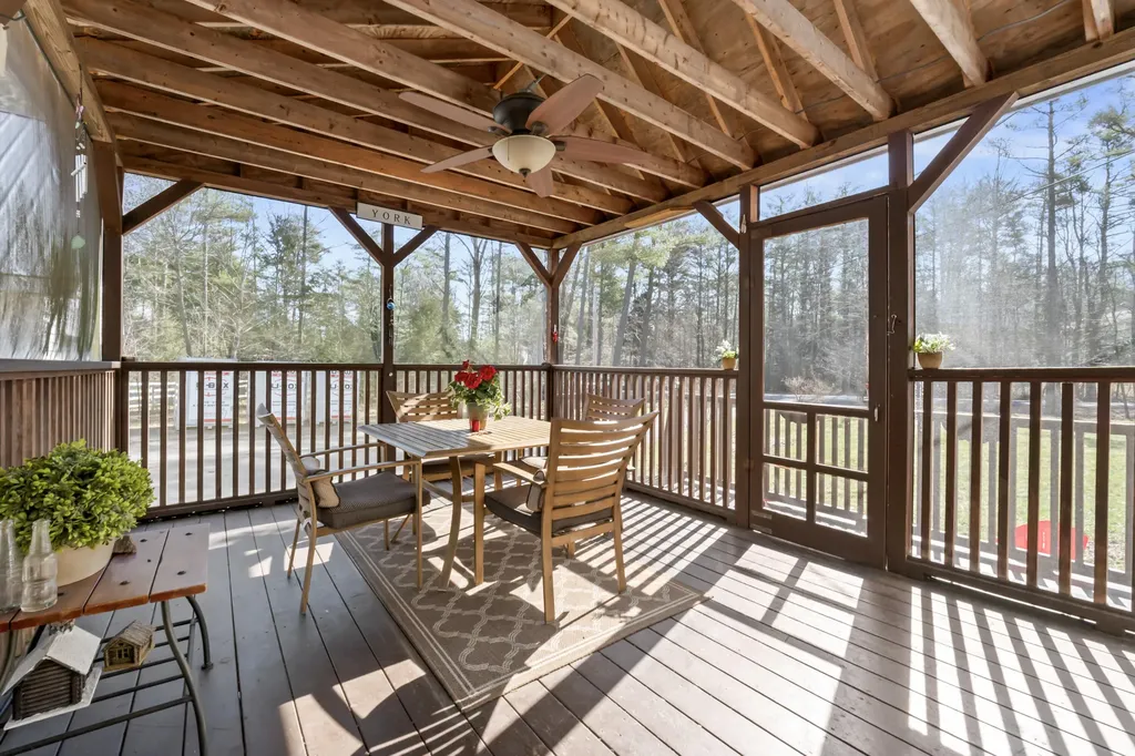 12 Pinecrest Drive York ME 03909