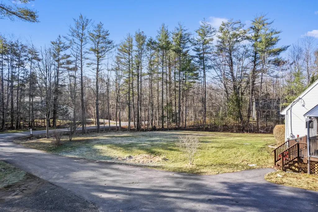 12 Pinecrest Drive York ME 03909