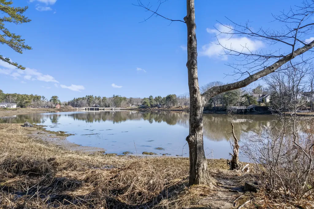 12 Pinecrest Drive York ME 03909